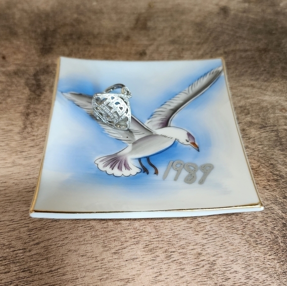 Vintage Taylor Swift 1989 TV Inspired Seagull Trinket Dish - Picture 5 of 6